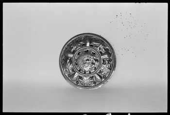 A. Chastanier photographie Bassinoire et couvercle en cuivre. 17è/18è siècle Ile-de-France, France 1973/7/21 Ph.1973.89.281 Photo