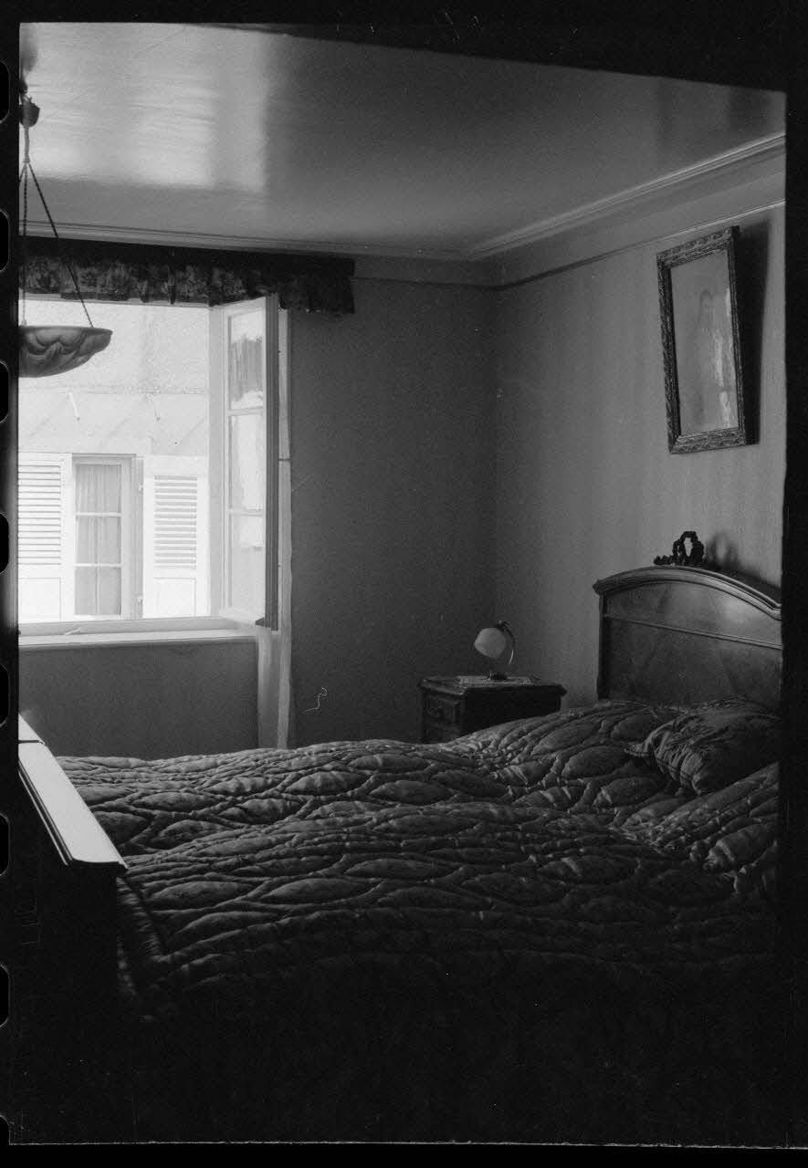 Franc Charmasson photographie Ancienne chambre à coucher de Monsieur Zimmerlin Alsace, France 1971/8/20 Ph.1973.144.7 Photo