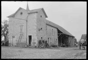 Christian Zarka photographie MNATP. Chantier 1425. Enquête sur l'architecture rurale de la France II (1973-1990) Centre, France 1973/10/1 Ph.1973.170.64  Photo