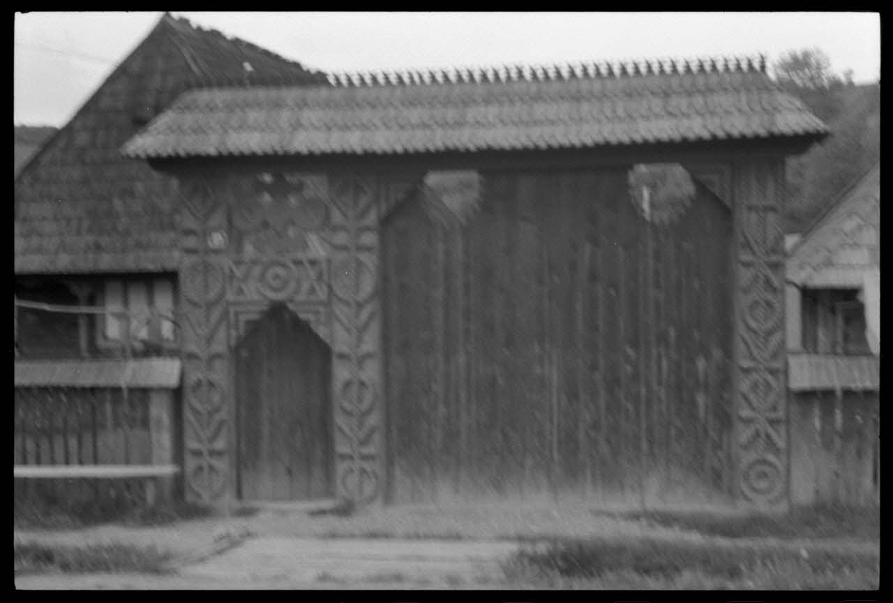 Jean Cuisenier photographie Enquête conduite par Jean Cuisenier en Roumanie (mai 1973) Roumanie 1973/5/1 Ph.1974.3.118 Photo