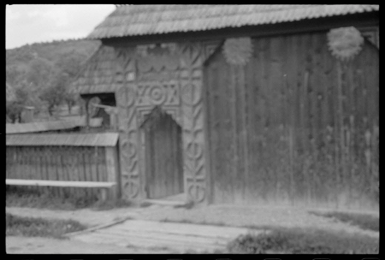 Jean Cuisenier photographie Enquête conduite par Jean Cuisenier en Roumanie (mai 1973) Roumanie 1973/5/1 Ph.1974.3.119 Photo