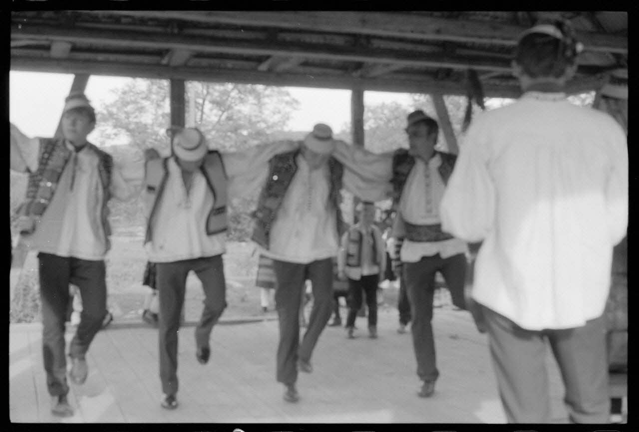 Jean Cuisenier photographie Enquête conduite par Jean Cuisenier en Roumanie (mai 1973) Roumanie 1973/5/1 Ph.1974.3.220  Photo