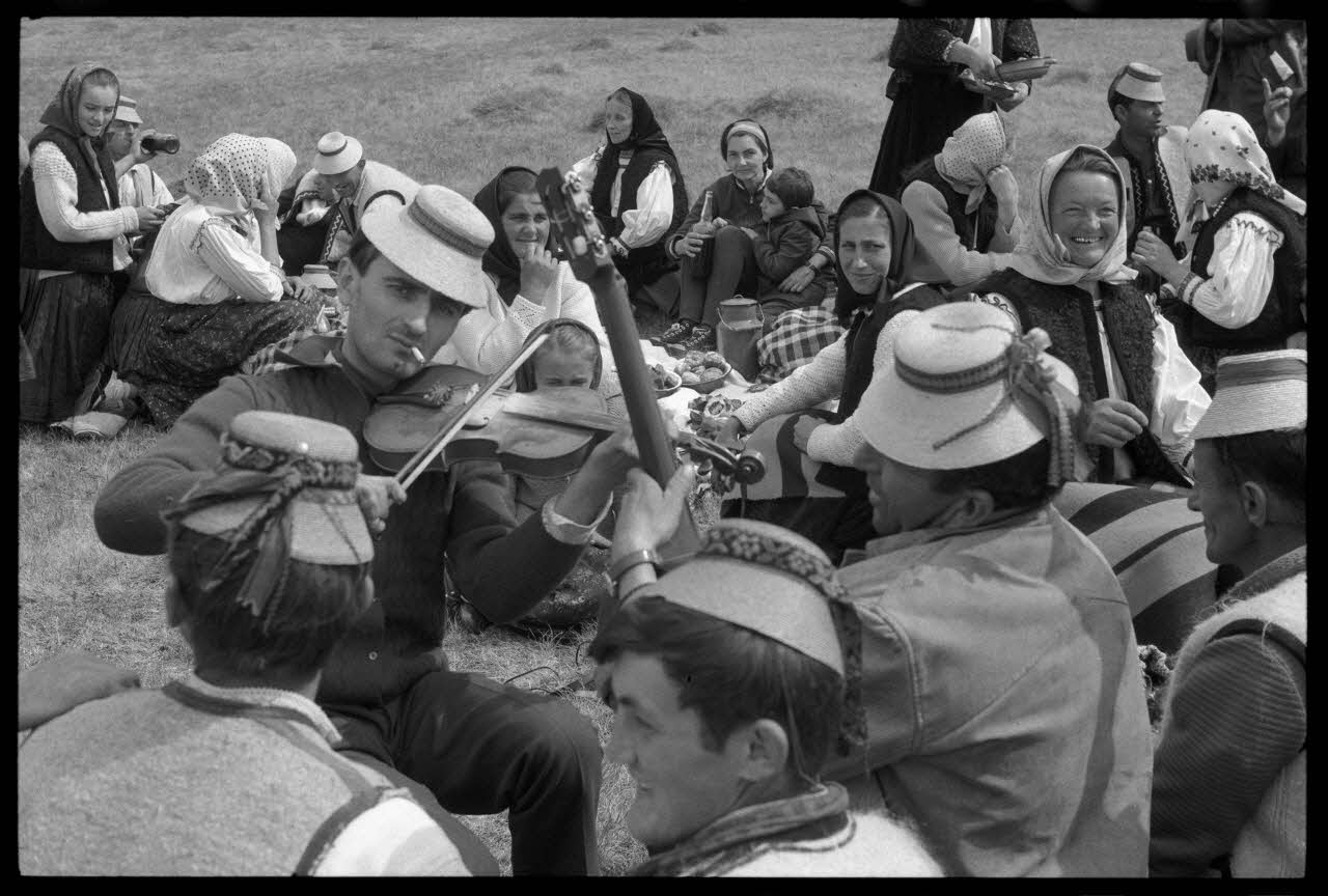 Jean Cuisenier photographie Enquête conduite par Jean Cuisenier en Roumanie (mai 1973) Roumanie 1973/5/1 Ph.1974.3.97 Photo