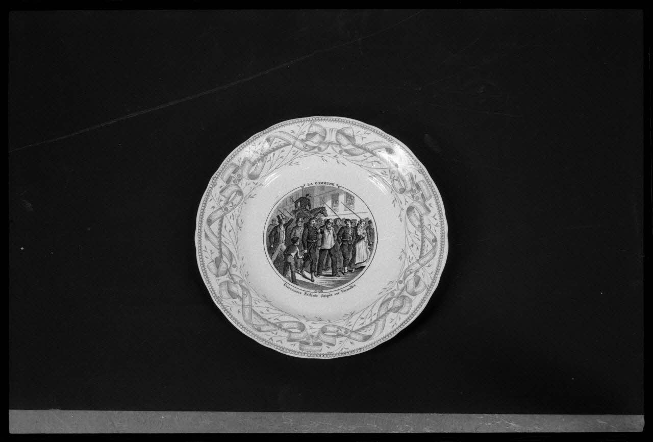 Alain Guey ; A. Chastanier photographie Assiette Ile-de-France, France 1974 Ph.1974.6.393 Photo