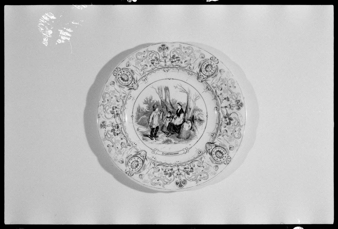 Alain Guey ; A. Chastanier photographie Assiette Ile-de-France, France 1974 Ph.1974.6.594 Photo