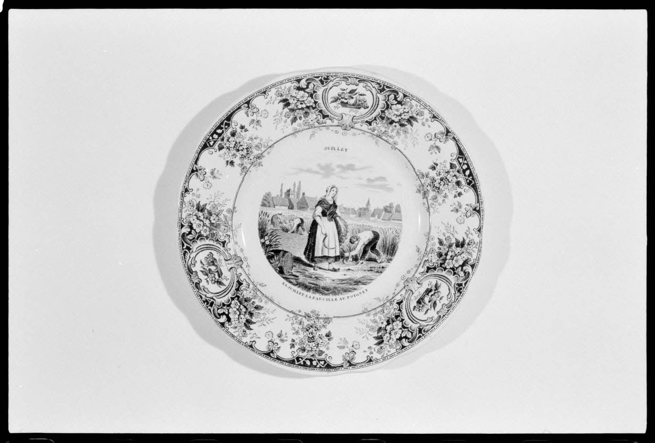 Alain Guey ; A. Chastanier photographie Assiette Ile-de-France, France 1974 Ph.1974.6.601 Photo