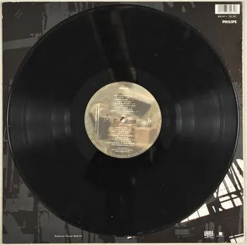 Yvonne Jones ; Serge Pérathoner ; Michael Landau ; Tim Landers ; Jean-Pierre Bucolo ; Thibaut Abrial ; Claude Salmiéri ; Michel Gaucher ; Jean-Pierre Janiaud ; Olivier Esperito Santo ; Norbert Krief ; Etienne Roda-Gil ; Roland Guillotel ; George Augier ; Vinnie Colaiuta ; Jannick Top ; Gérard Bikialo ; Jacques Cardona ; Carole Frédéricks ; Jean-Claude Petit ; Philips ; Phonogram ; Laura Hallyday Productions ; Tony Frank ; Antonietti Pascault disque 33 tours Cadillac 1989 2001.69.16.20.1-2  Photo