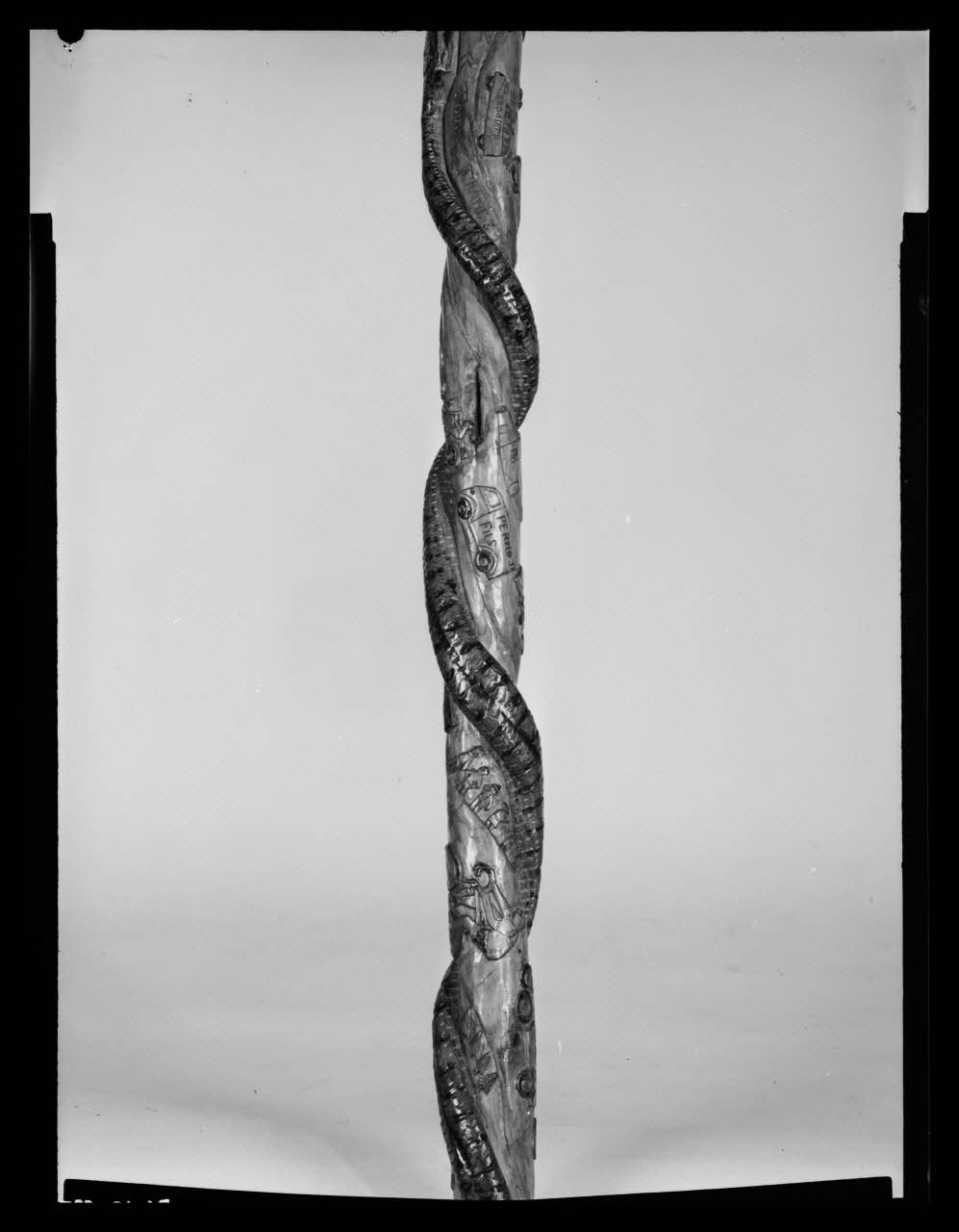 Pierre Soulier photographie MNATP. Exposition. Trésors d’art populaire dans les pays de France (11 mai 1956 - 24 septembre 1956) Ile-de-France, France 1956/3/1 Ph.1956.12.633 Photo