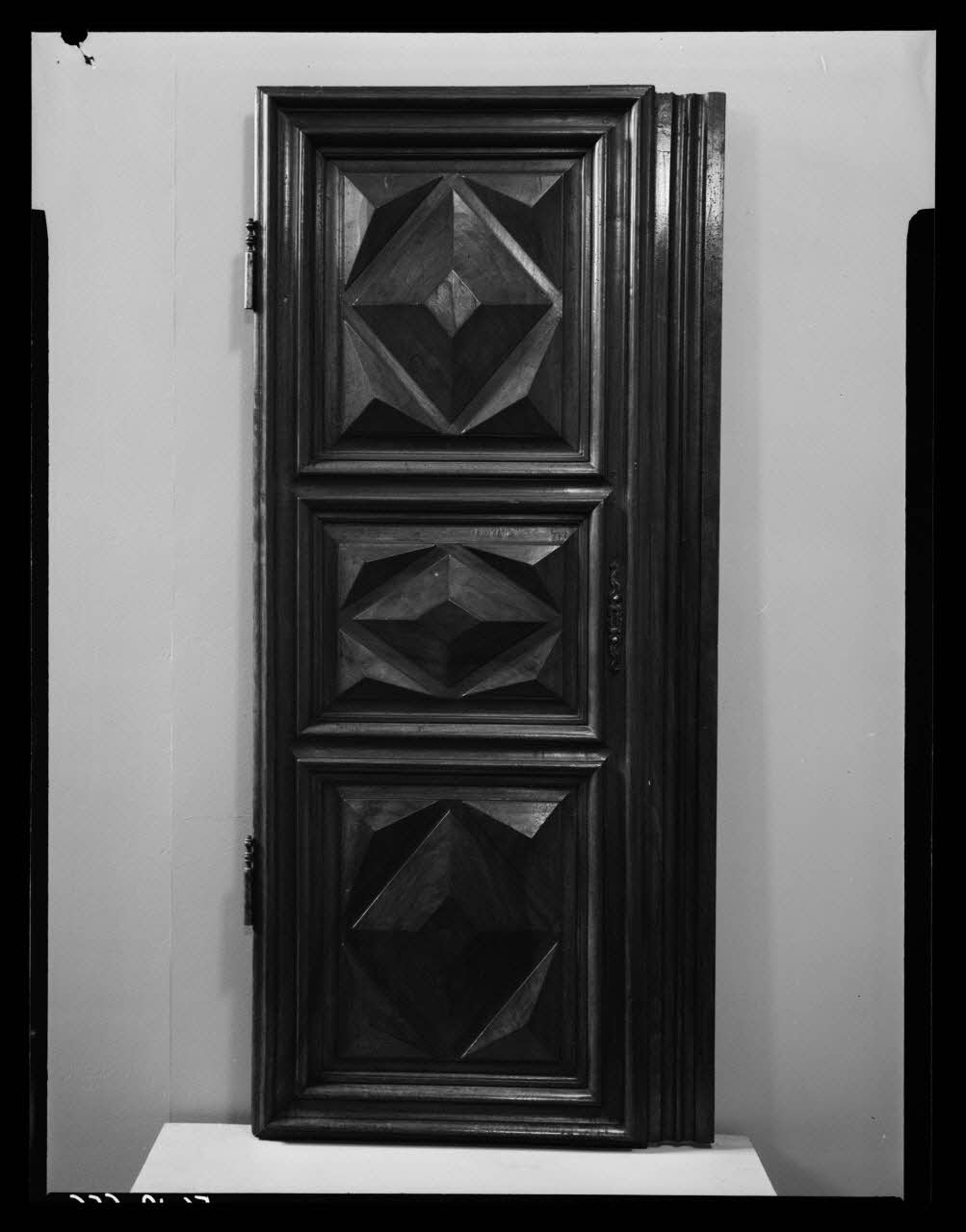 Pierre Soulier photographie MNATP. Exposition. Trésors d’art populaire dans les pays de France (11 mai 1956 - 24 septembre 1956) Ile-de-France, France 1956/3/1 Ph.1956.12.666 Photo