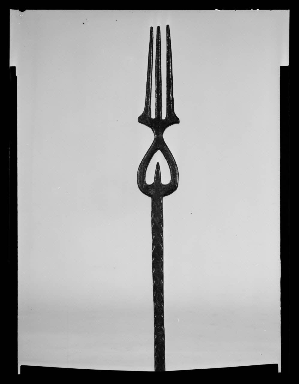 Pierre Soulier photographie MNATP. Exposition. Trésors d’art populaire dans les pays de France (11 mai 1956 - 24 septembre 1956) Ile-de-France, France 1956/3/1 Ph.1956.12.668 Photo