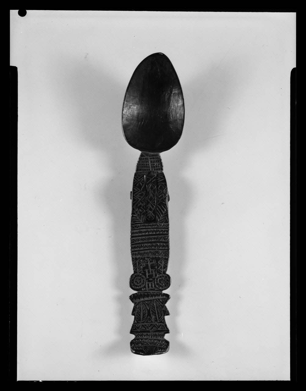 Pierre Soulier photographie MNATP. Exposition. Trésors d’art populaire dans les pays de France (11 mai 1956 - 24 septembre 1956) Ile-de-France, France 1956/3/1 Ph.1956.12.672 Photo