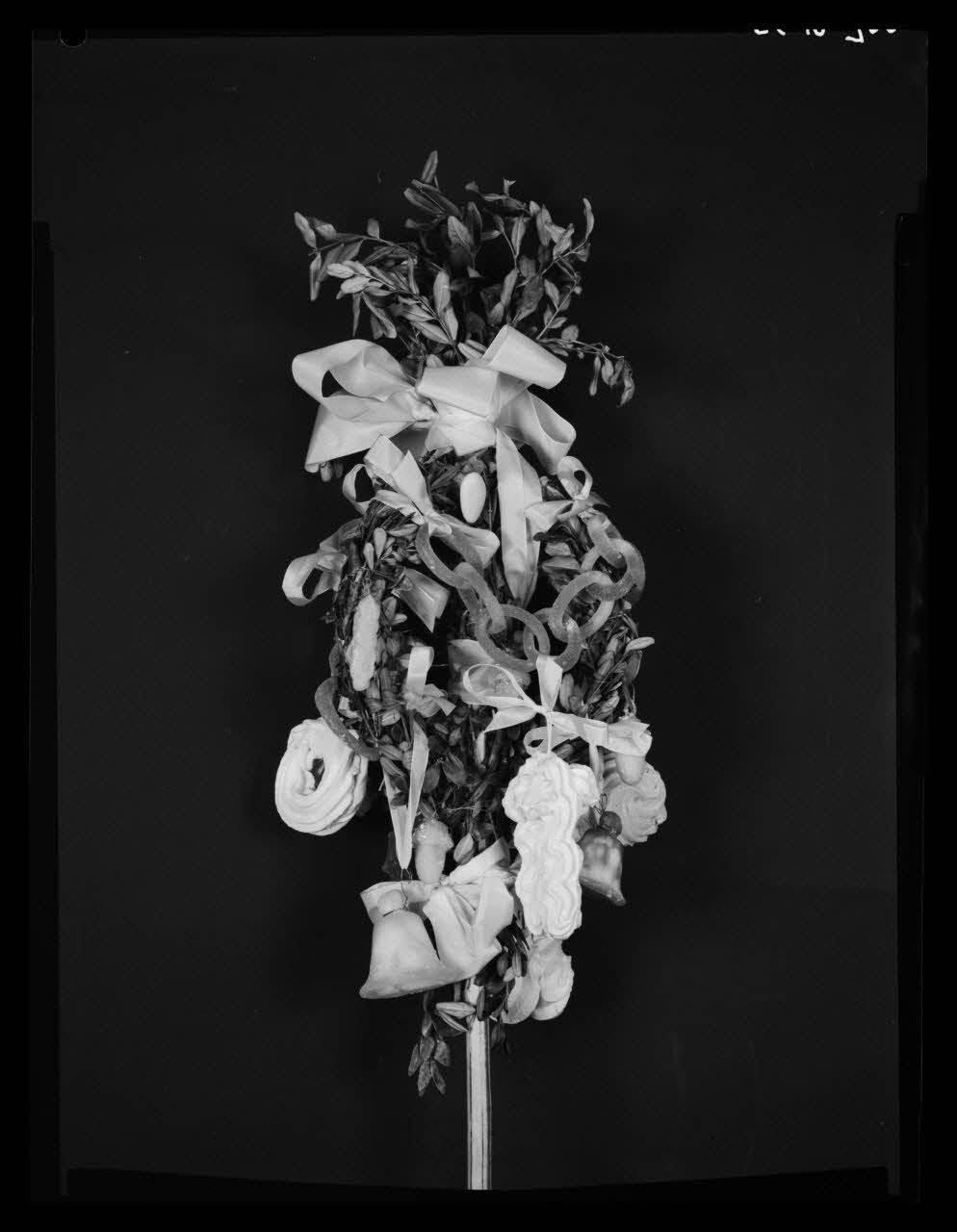Pierre Soulier photographie MNATP. Exposition. Trésors d’art populaire dans les pays de France (11 mai 1956 - 24 septembre 1956) Ile-de-France, France 1956/3/1 Ph.1956.12.700 Photo