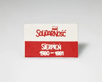 Jerzy Janiszewski badge Solidarnosc Sierpien 1980-1981 Pologne 1981 2022.19.1 Photo Mucem / Marianne Kuhn