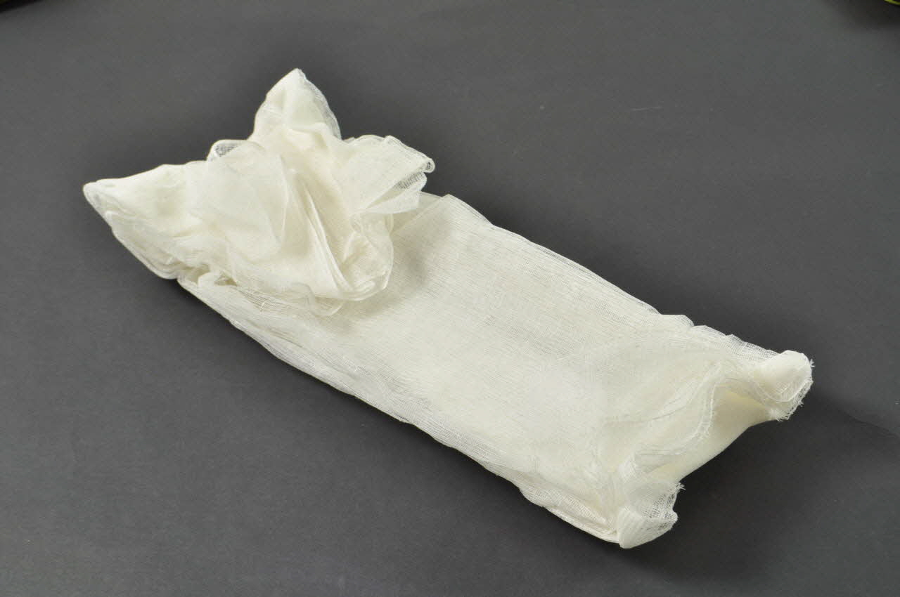 LINGE 2002.29.11.4 Photo Mucem