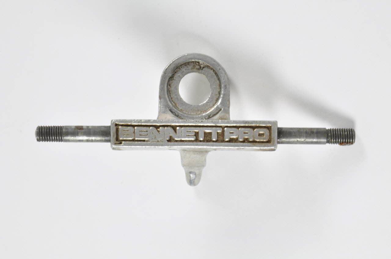 Trucks Bennett AXE Californie, Etats-Unis 1975-1989 2002.34.10.2 Photo Mucem