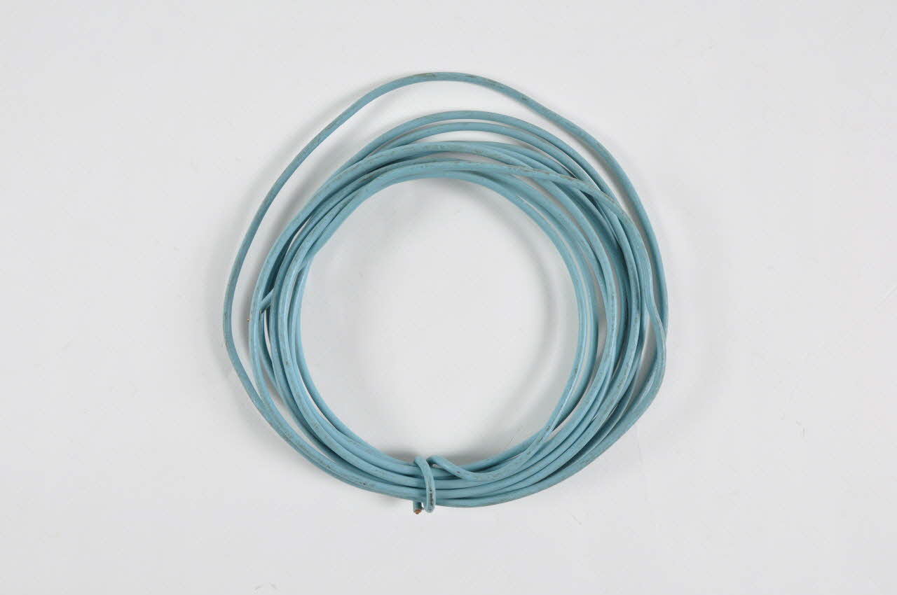 FIL ELECTRIQUE Cable électrique utilisé lors de compétitions de skateboard 1970-1979 2002.34.42.3 Photo Mucem