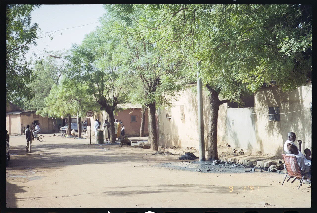 Marie-Odile de Bary photographie MNATP. Exposition. Liens de famille (17 avril 1991 - 29 juillet 1991) Mali 1991 Ph.1991.120.45 Photo