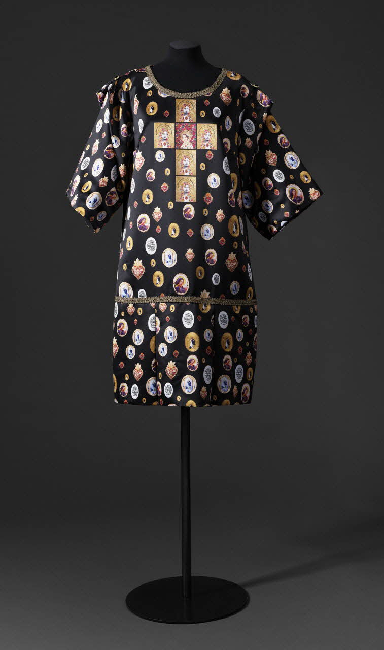 Romani design ; Erika Varga ; Helena Varga robe collection "Blessing madonna" Hongrie centrale, Hongrie 2021 2023.20.1 Photo Mucem / Marianne Kuhn