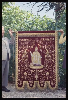 Renaud Segalen photographie MNATP. Mission de Martine Ségalen sur la charité d'Anfreville-la-Campagne (octobre 1970) Haute-Normandie, France 1970/10/18 Ph.1970.103.11 Photo