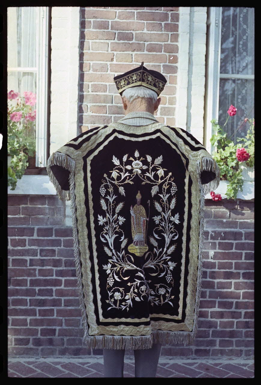 Renaud Segalen photographie MNATP. Mission de Martine Ségalen sur la charité d'Anfreville-la-Campagne (octobre 1970) Haute-Normandie, France 1970/10/18 Ph.1970.103.3  Photo