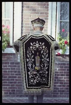 Renaud Segalen photographie MNATP. Mission de Martine Ségalen sur la charité d'Anfreville-la-Campagne (octobre 1970) Haute-Normandie, France 1970/10/18 Ph.1970.103.3 Photo