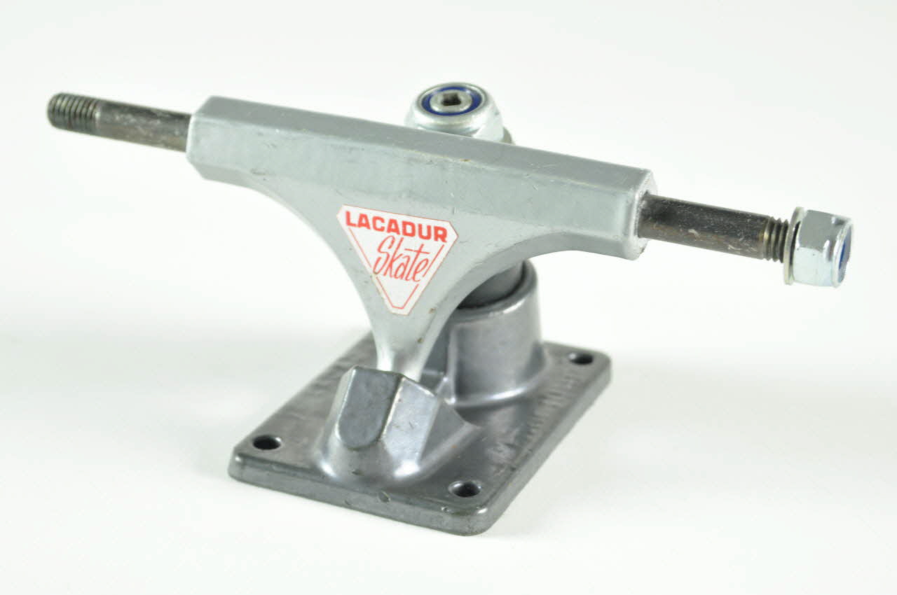 Lacadur essieu de skateboard Truck Rhône-Alpes, France 1975-1978 2002.43.23 Photo Mucem