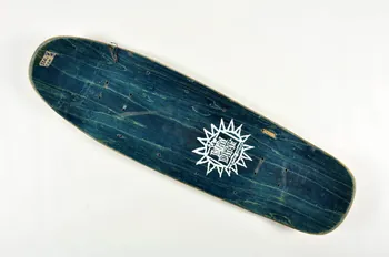 New Deal Skateboards planche de skateboard Californie, Etats-Unis 1991-1996 2002.45.126 Photo Mucem