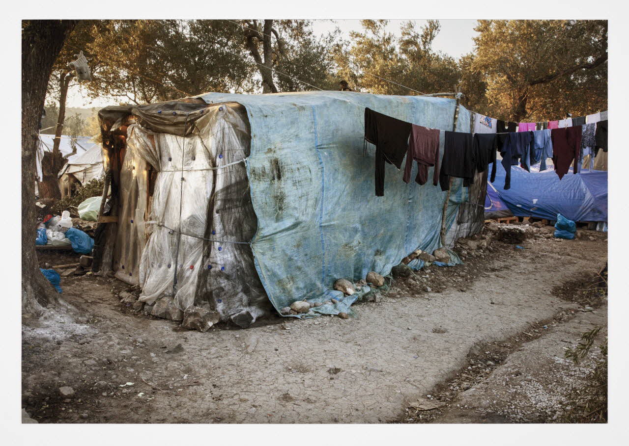 Mathieu Pernot tirage photographique Camp de Moria, Lesbos (Grèce), 2020 Lesbos, Grèce 2020 2023.3.18 Photo Mathieu Pernot, Photo Mucem / Marianne Kuhn