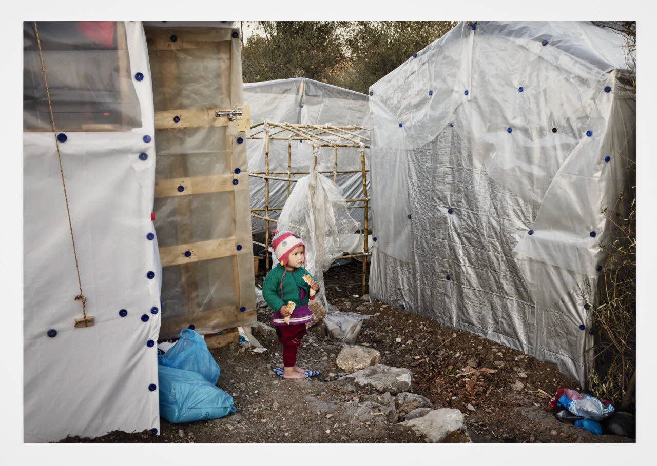 Mathieu Pernot tirage photographique Camp de Moria, Lesbos (Grèce), 2020 Lesbos, Grèce 2020 2023.3.21 Photo Mathieu Pernot, Photo Mucem / Marianne Kuhn