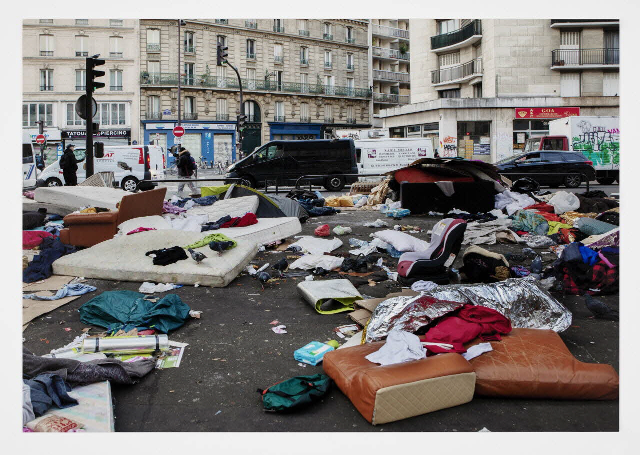 Mathieu Pernot tirage photographique Stalingrad, Paris (France), 2016 Ile-de-France, France 2016 2023.3.24 Photo Mathieu Pernot, Photo Mucem / Marianne Kuhn