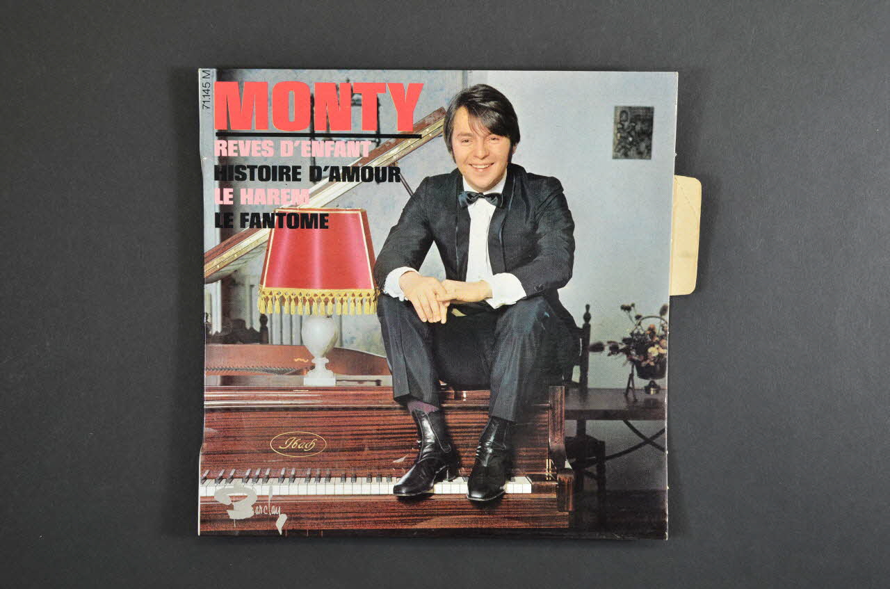 pochette de disque Le fantôme 2001.69.16.3619 Photo Mucem