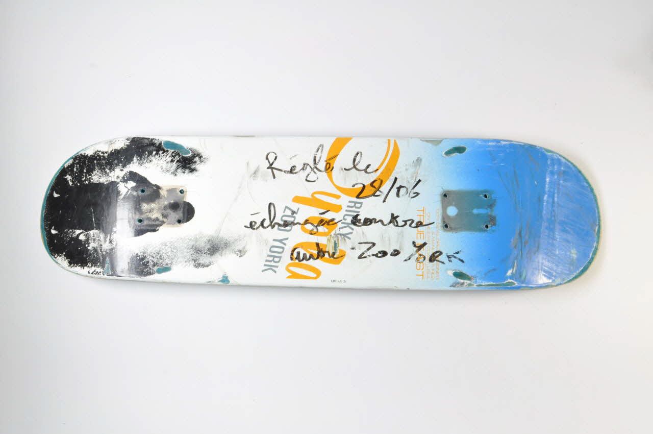 Zoo York planche de skateboard Pro model "Ricky Oyola", modèle "Bouche d'incendie" New York, Etats-Unis 1995 2002.45.151 Photo Mucem