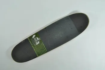 New Deal Skateboards planche de skateboard Pro model "Justin Girard", modèle "Petits cochons fous" Californie, Etats-Unis 1992 2002.45.188 Photo Mucem
