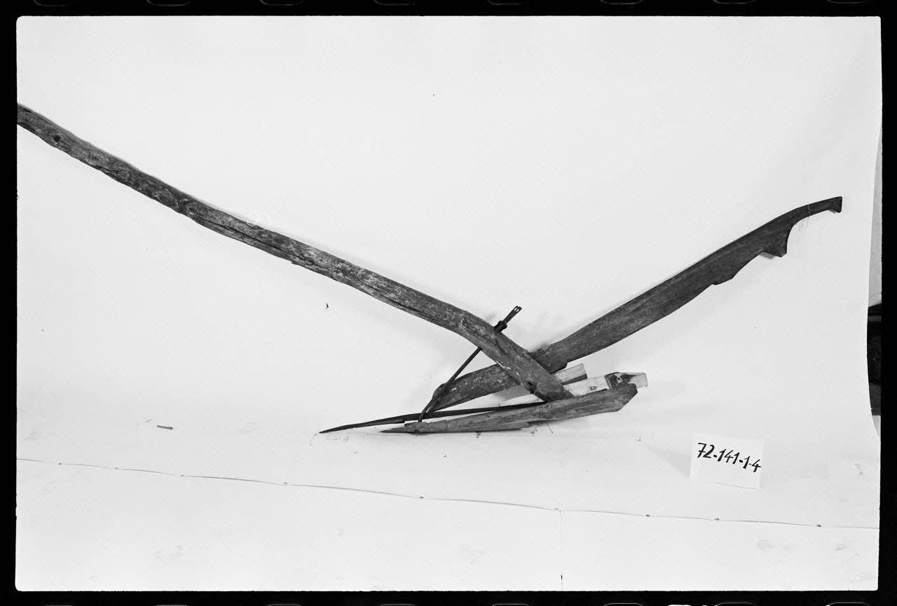 photographie Araire en bois et fer datant de 1890 Ph.1977.1.1225 Photo