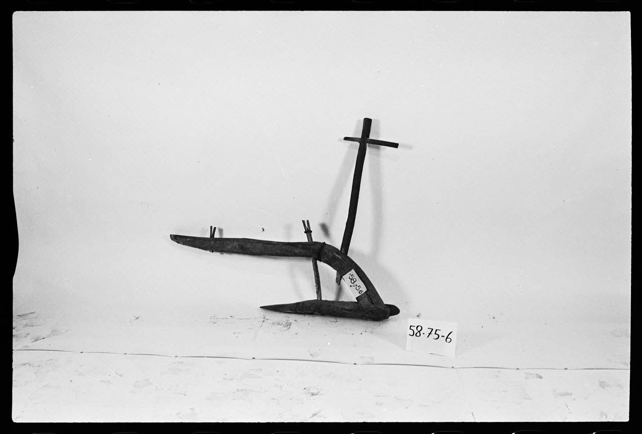 photographie Araire en bois et fer Ph.1977.1.1233 Photo