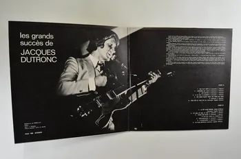 Jacques Dutronc ; Disques Vogue disque 33 tours Jacques Dutronc / Les grands succès de Greatest Hits France 1970 2001.69.16.385.1-2  Photo Mucem