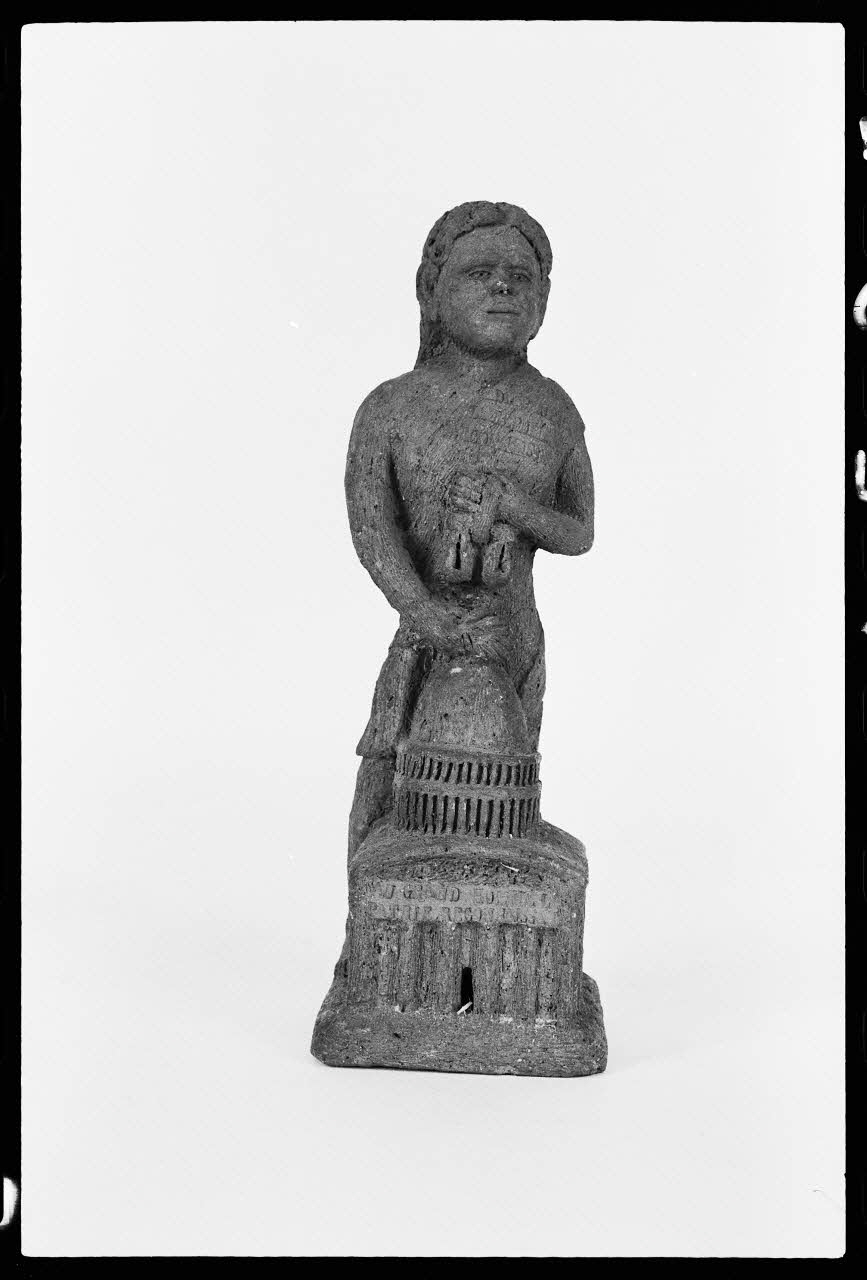 Jean-Michel Caté photographie Statuette "Aux hommes du peuple, la République reconnaissante" France 1977 Ph.1977.1.1535 Photo