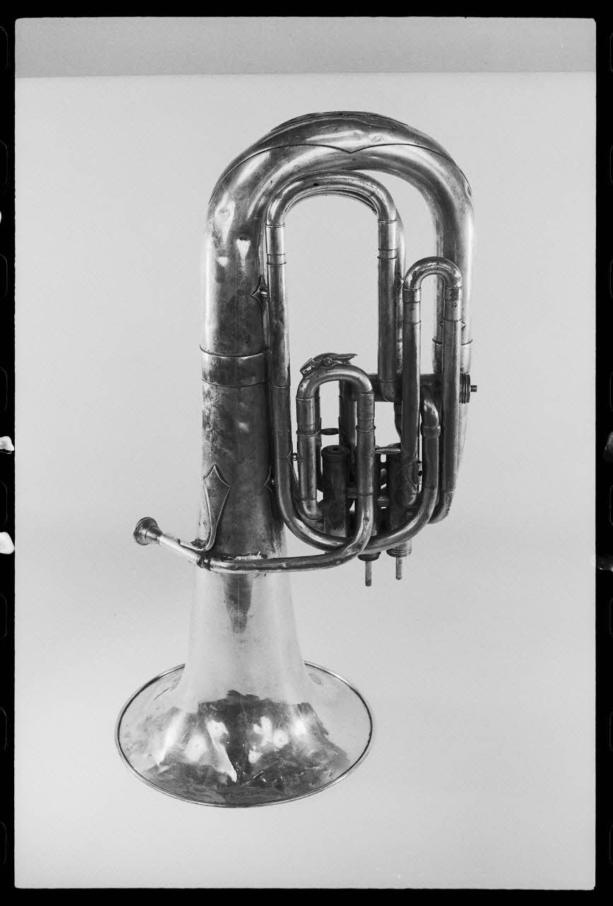 Jacques Hoepffner photographie Basse. Détail: marque gravée: "J. Gras" Nord-Pas-de-Calais, France 1977/1/1 Ph.1977.1.42 Photo