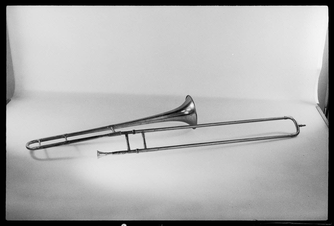 Jacques Hoepffner photographie Trombone à coulisse Nord-Pas-de-Calais, France 1977/1/1 Ph.1977.1.44 Photo