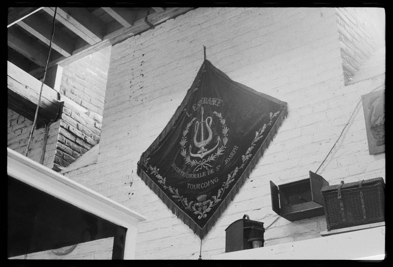 Jacques Cheyronnaud photographie Bannière en velours de la "Société Chorale de Saint Joseph à Tourcoing" datée de 1842 Nord-Pas-de-Calais, France 1976/9/10 Ph.1977.15.48 Photo