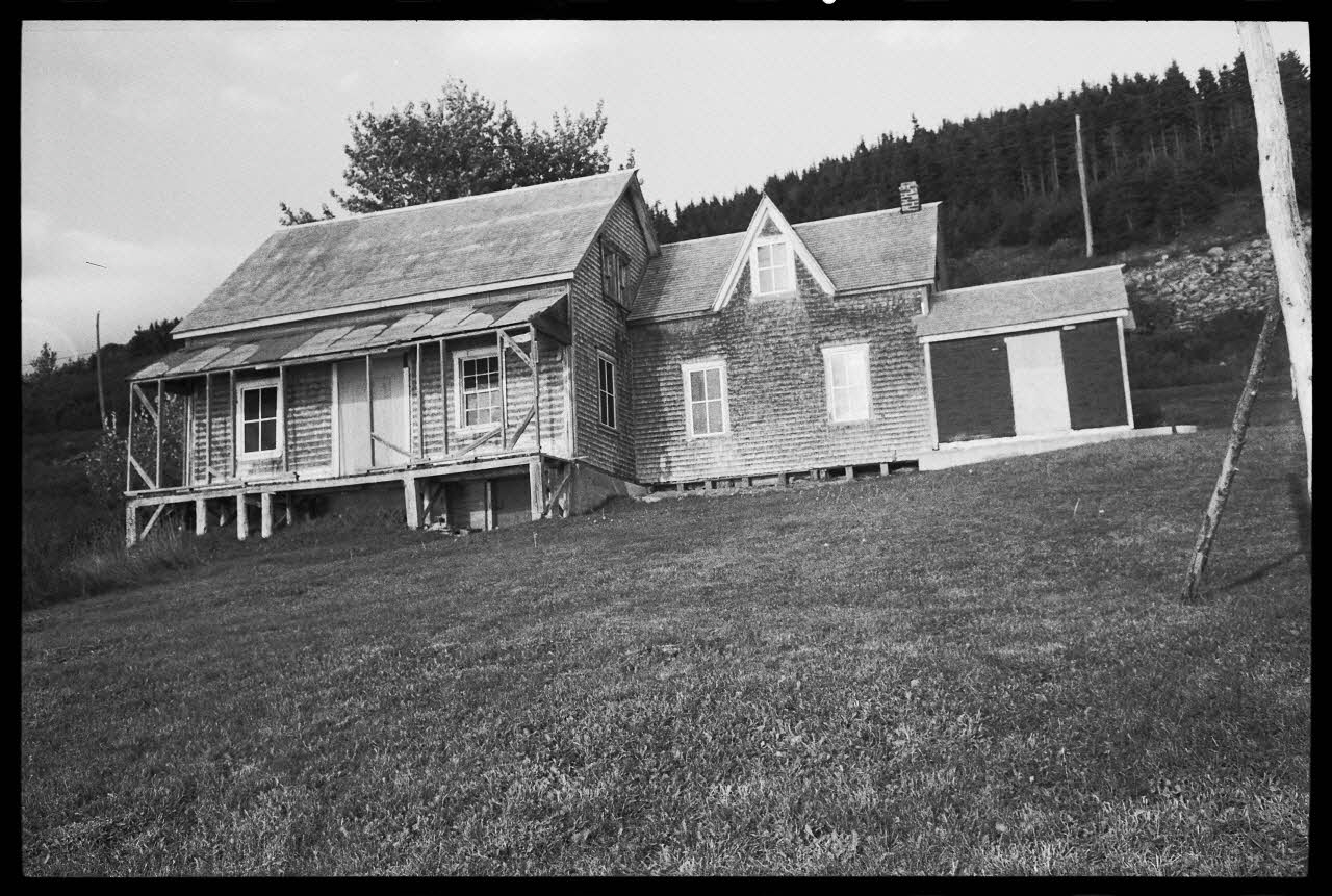 Jean Cuisenier photographie Enquête conduite par Jean Cuisenier au Québec (septembre 1976) Province du Québec, Canada 1976/9/1 Ph.1977.8.2 Photo