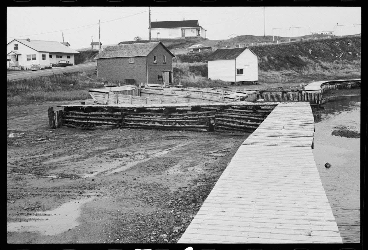 Jean Cuisenier photographie Enquête conduite par Jean Cuisenier au Québec (septembre 1976) Province du Québec, Canada 1976/9/1 Ph.1977.8.58 Photo