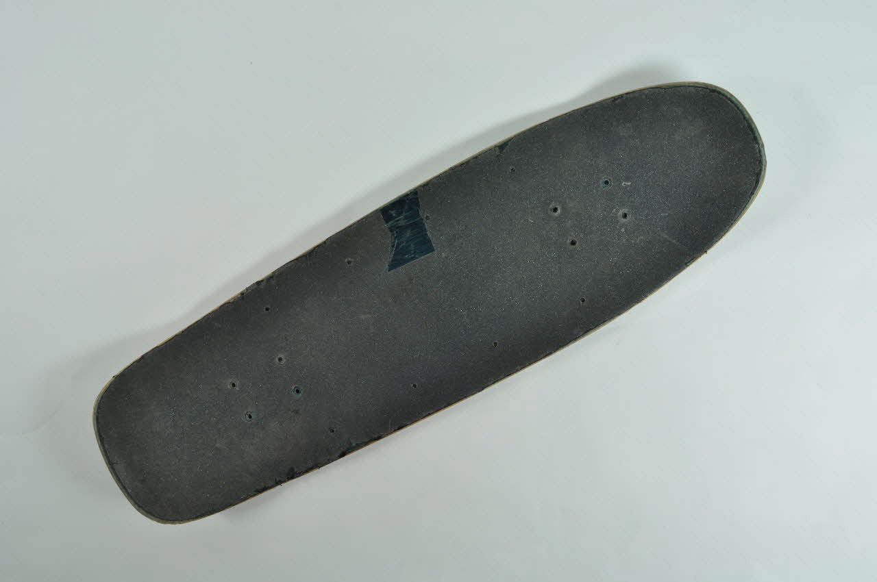 New Deal Skateboards planche de skateboard Planche de la série "Siamois" Etats-Unis 1990-1992 2002.45.55 Photo Mucem