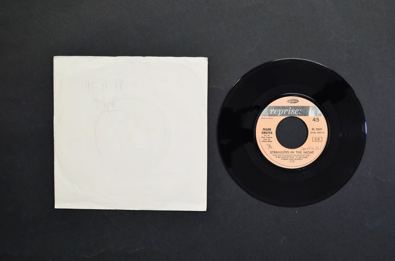 disque 45 tours Oh you crazy moon 2001.69.16.484 Photo Mucem