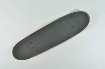 New Deal Skateboards planche de skateboard Etats-Unis 1992 2002.45.88 Photo Mucem