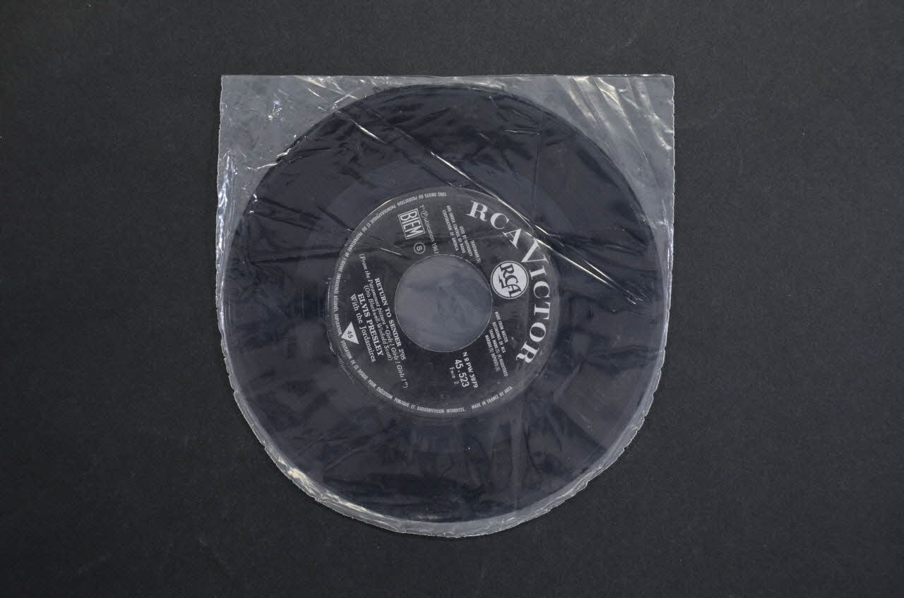 disque 45 tours Return to sender 2001.69.16.514 Photo Mucem