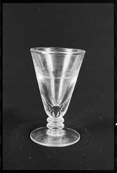 Marc Beaudenom photographie Verre à apéritif France 1978 Ph.1978.1.1114 Photo