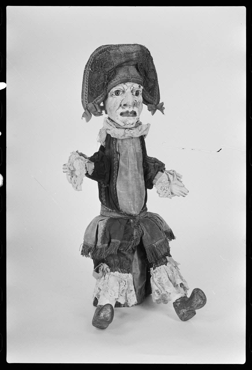 photographie Marionnette de Polichinelle au Théâtre des Champs-Elysées de Monsieur Guentleur vers 1850 Ph.1978.1.1190  Photo