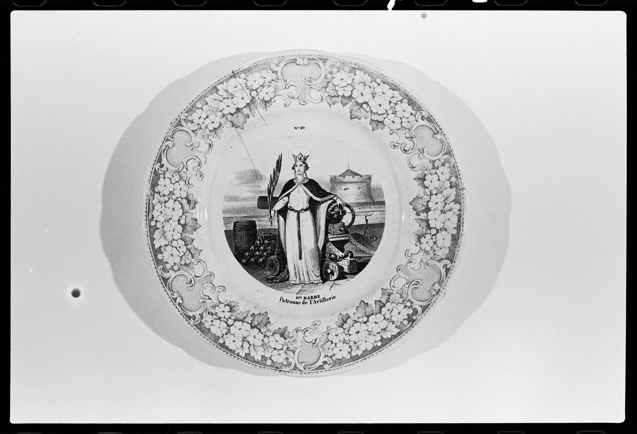 Alain Guey photographie Assiette plate France 1978 Ph.1978.1.1216  Photo