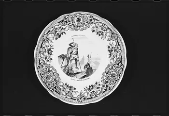 Alain Guey photographie Assiette : costume français France 1978 Ph.1978.1.1260  Photo